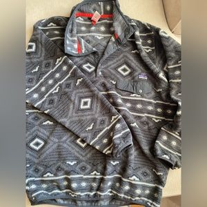 Men’s large Patagonia pullover